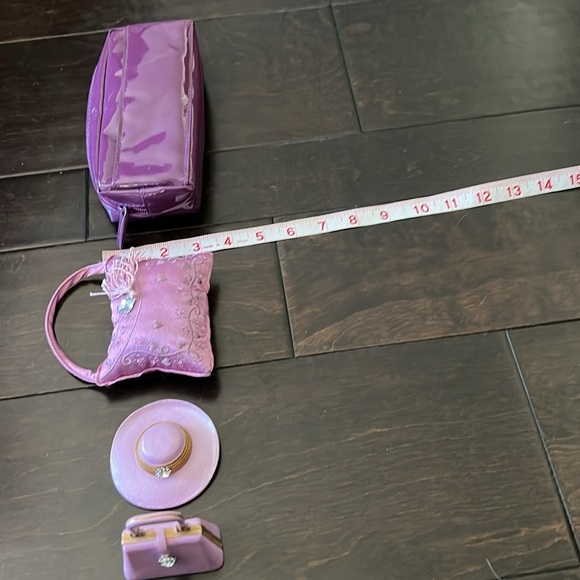 Purple purse bag and decor - Picture 10 of 12